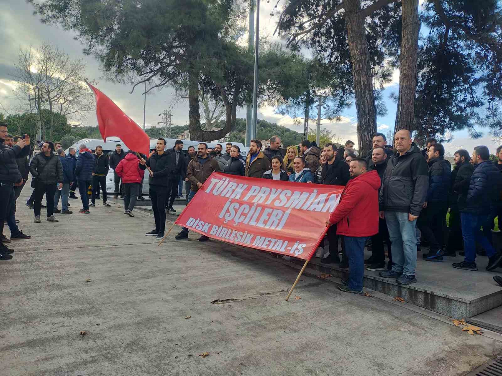 Toplu sözleşmede anlaşma çıkmadı, işçiler isyan etti