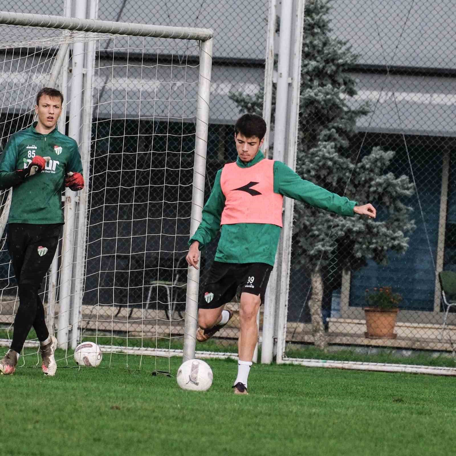 Bursaspor’da Yeni Mersin İdman Yurdu maçı hazırlıkları başladı