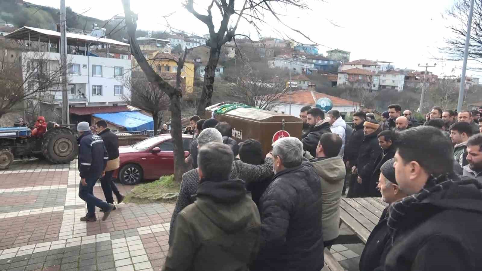 Küçük Zeynep gözyaşları içinde toprağa verildi