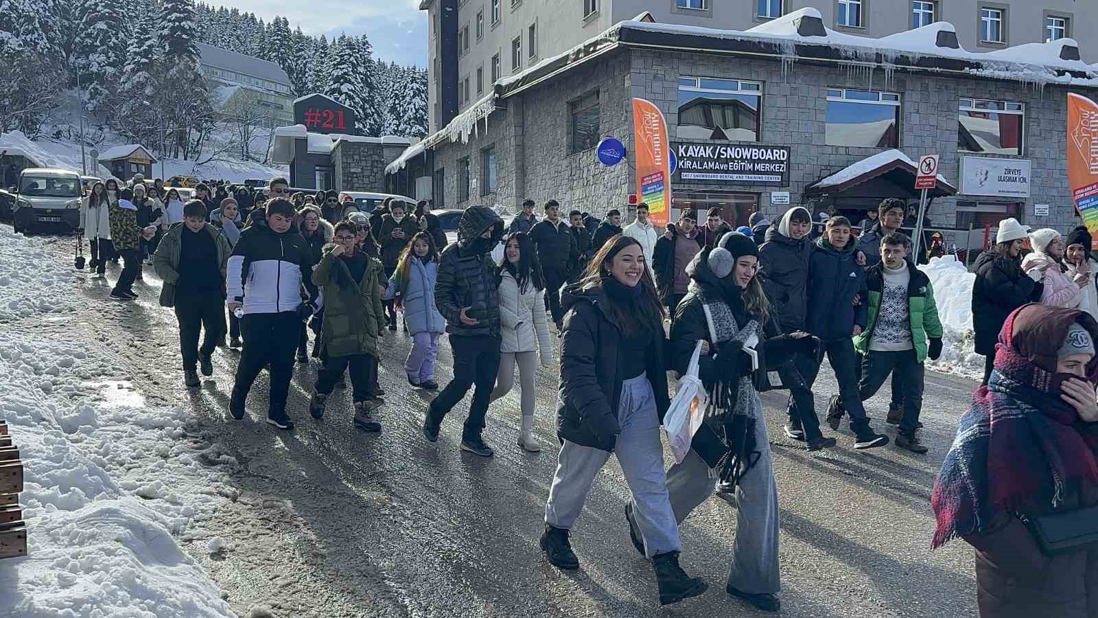 (Özel) Akın akın Uludağ’a geliyorlar...