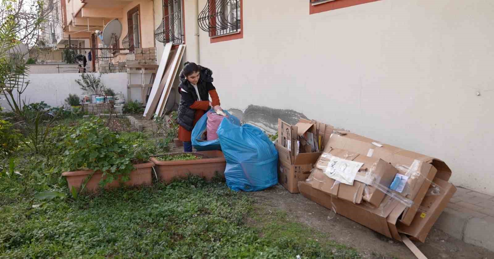 Çevreci Feride, Başkan Işık ile beraber atık topladı