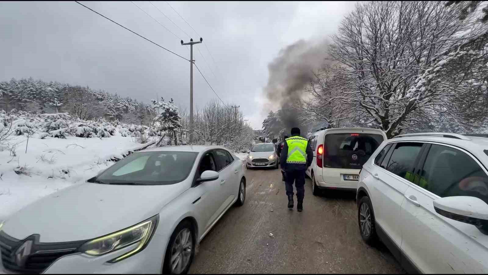 Jandarma ekipleri yolda kalan araçlar için seferber oldu