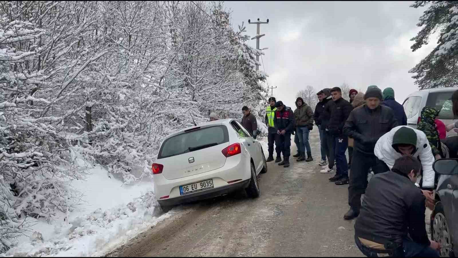 Jandarma ekipleri yolda kalan araçlar için seferber oldu