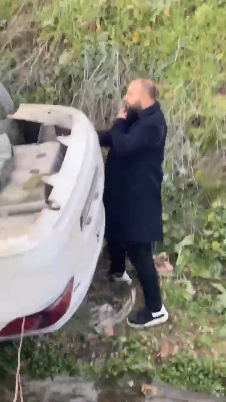 Araçla takla attı, telefonla yakınlarını arayıp espri yaptı