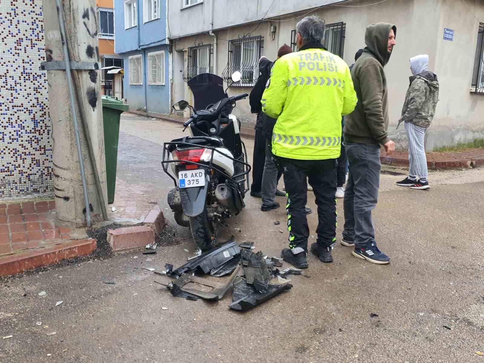 Motosiklet otomobil ile çarpıştı: 1 yaralı