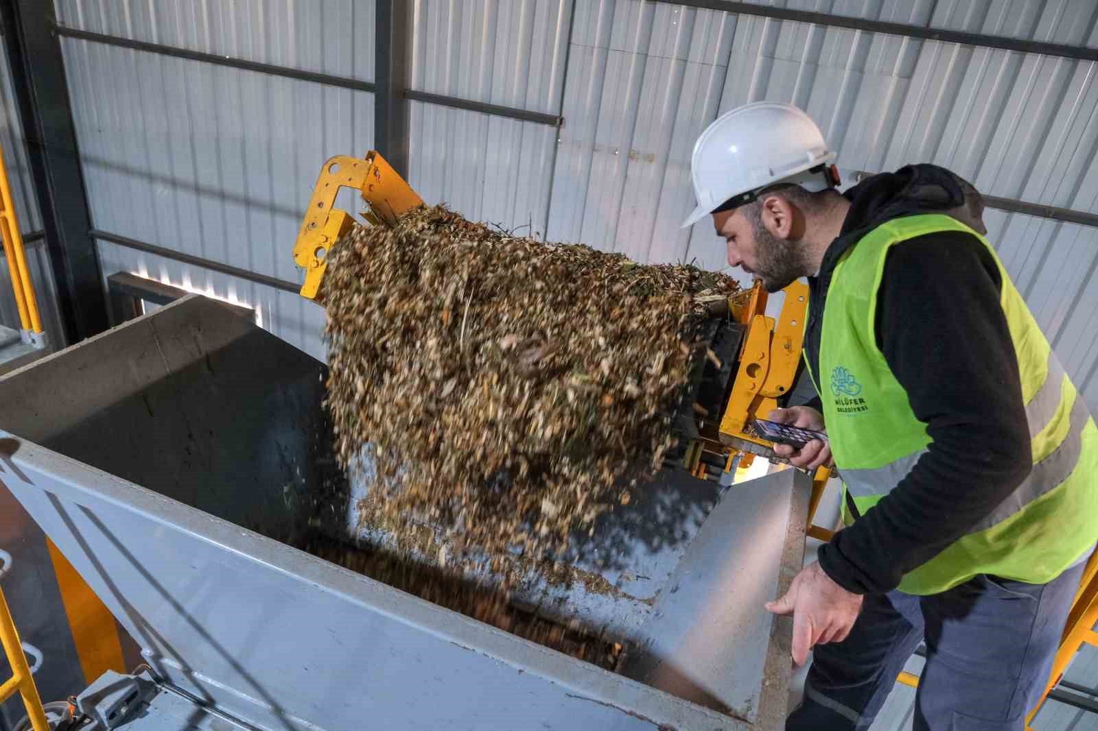 Nilüfer’de ağaç dallarından gübre elde ediliyor