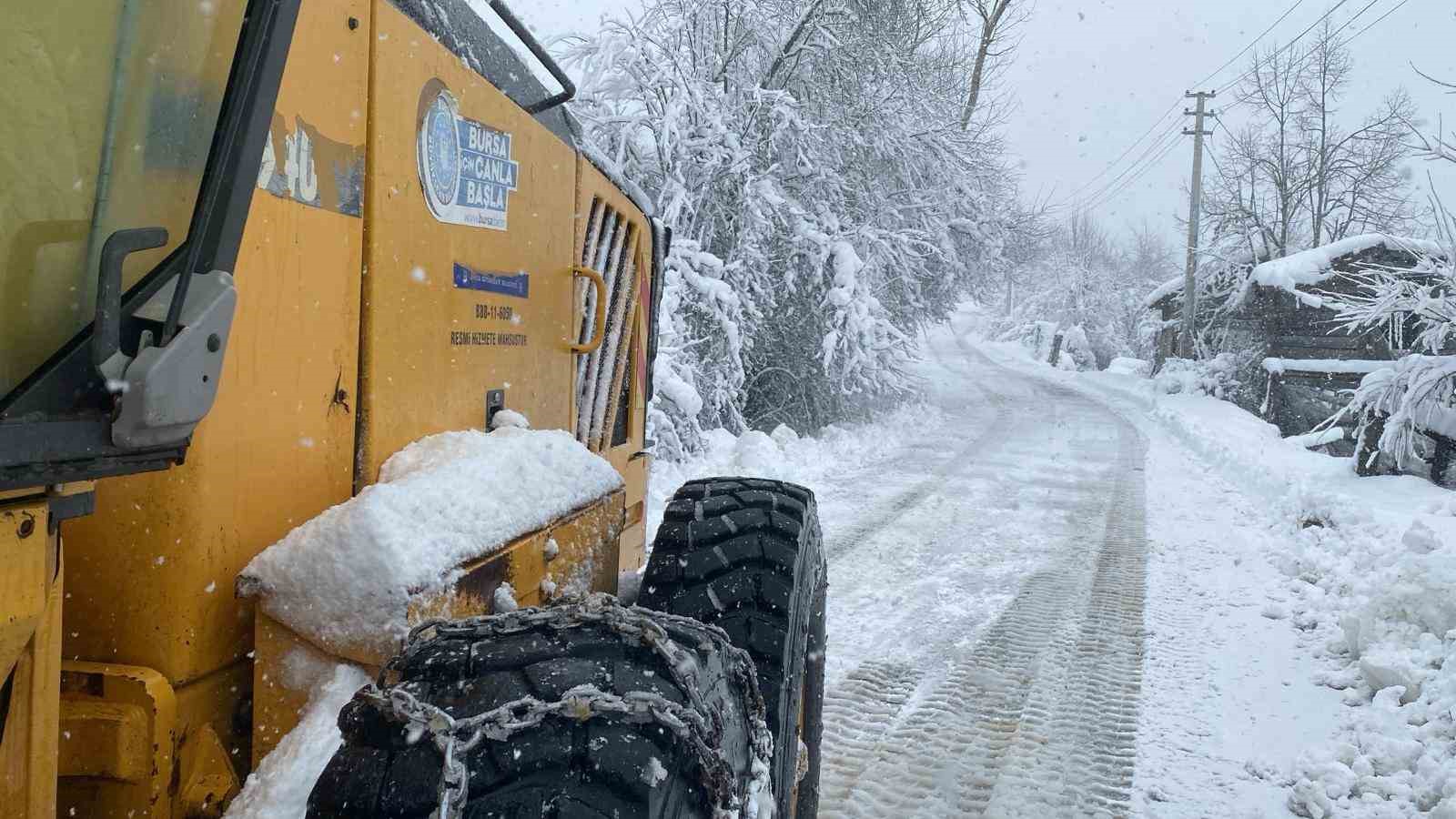 Bursa’da 56 mahallede kar mesaisi