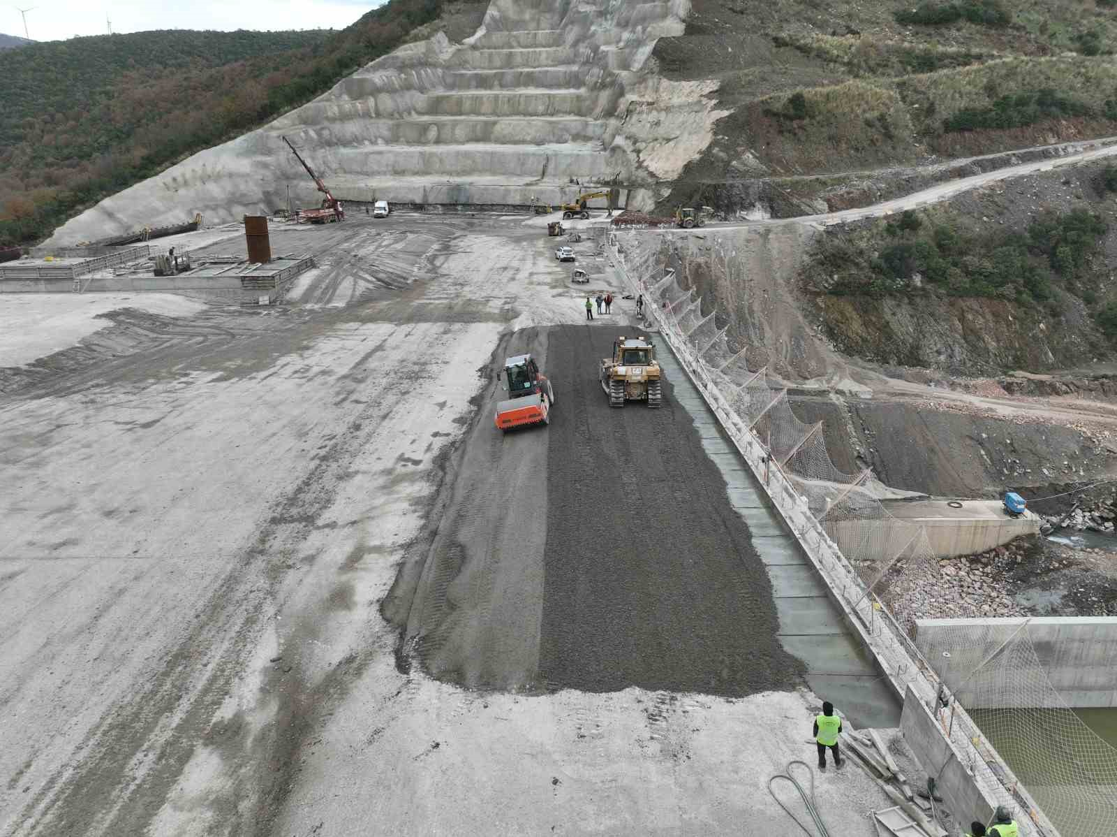 Karacabey Gölecik Barajı’nda sona doğru