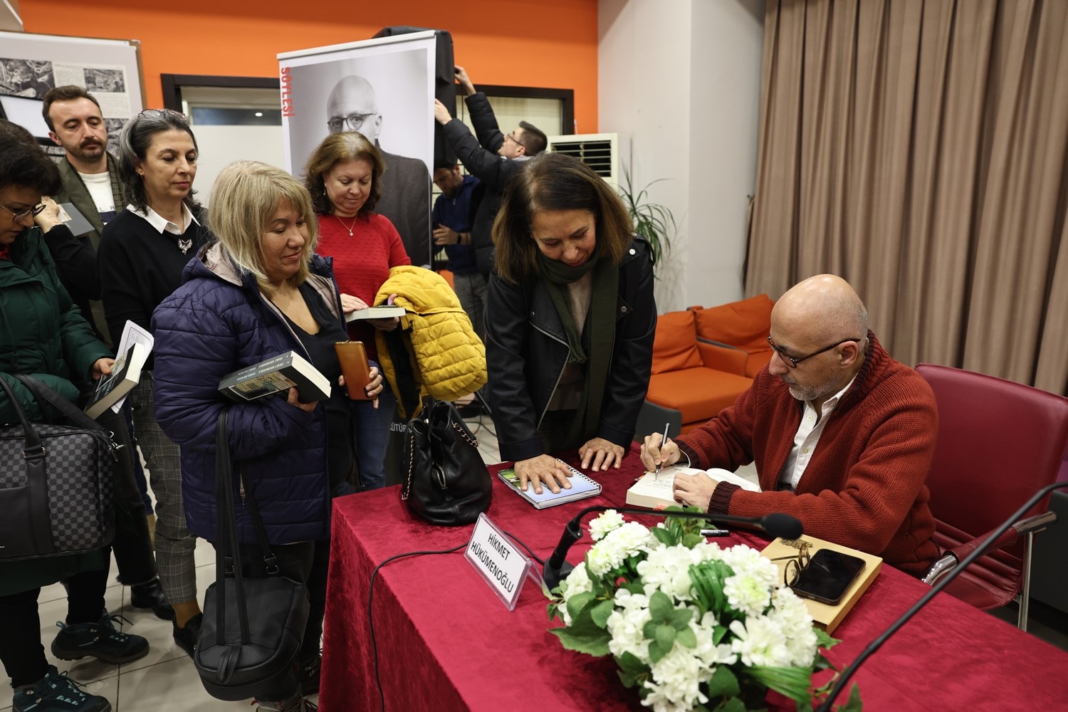 Edebi Kazılar’da yeni yılın ilk konuğu Hükümenoğlu oldu