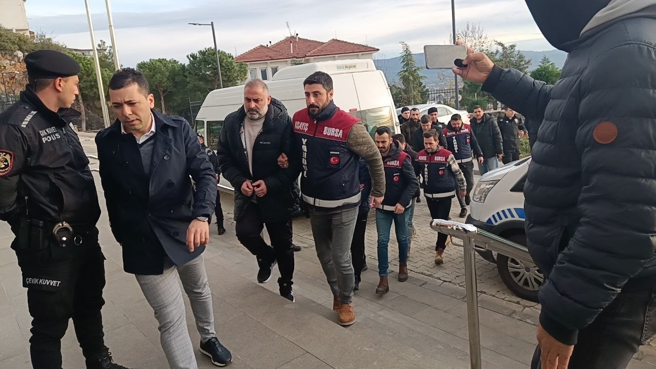 Bursa’daki kuyumcu fonu sanıkları adliyeye sevkedildi...Tüm servetine tedbir geldi