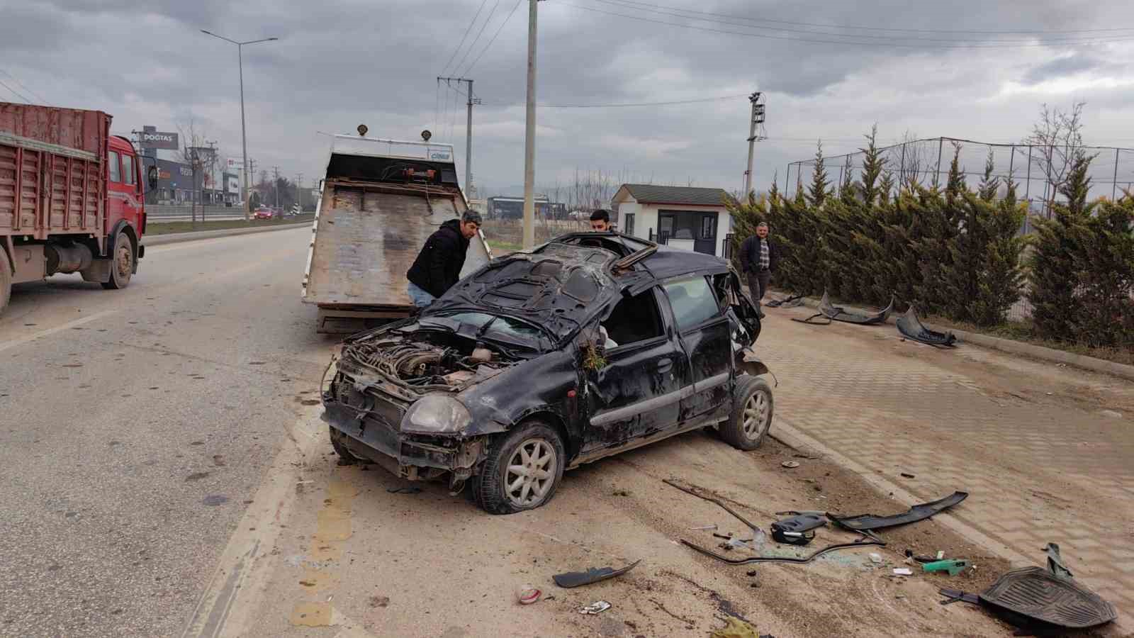 Taklalar atarak karşı yöne geçti