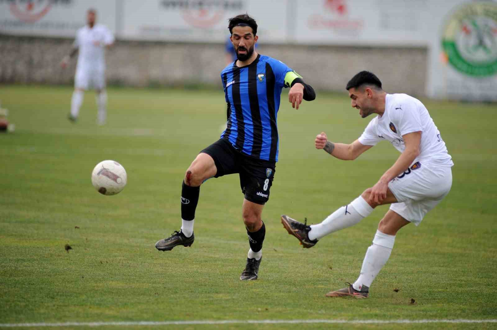 TFF 2. Lig: Karacabey Belediyespor: 1 - Bucaspor: 0