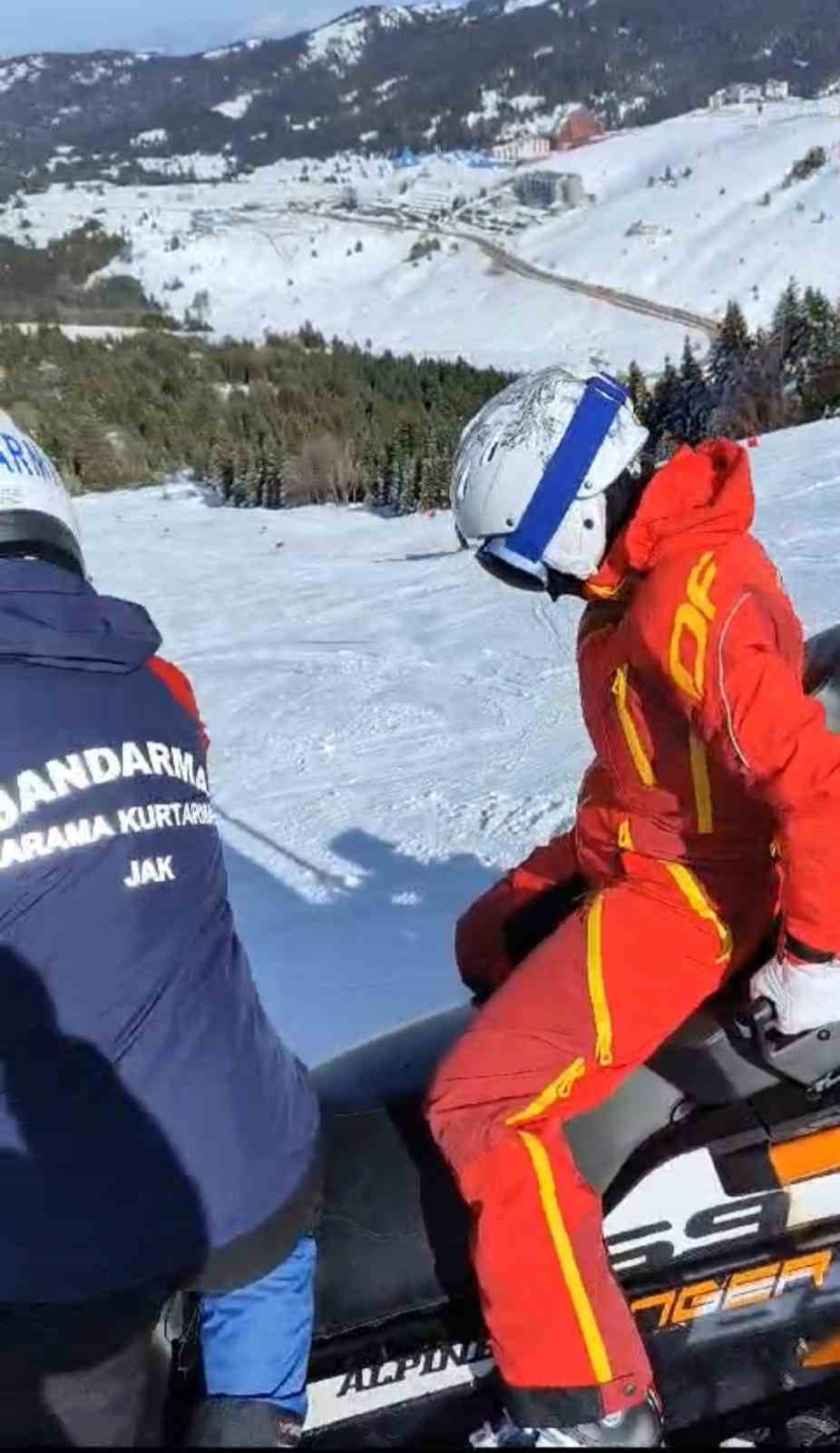 Uludağ’da faciadan dönüldü...Telesiyejin telleri koptu, bir turist yaralandı