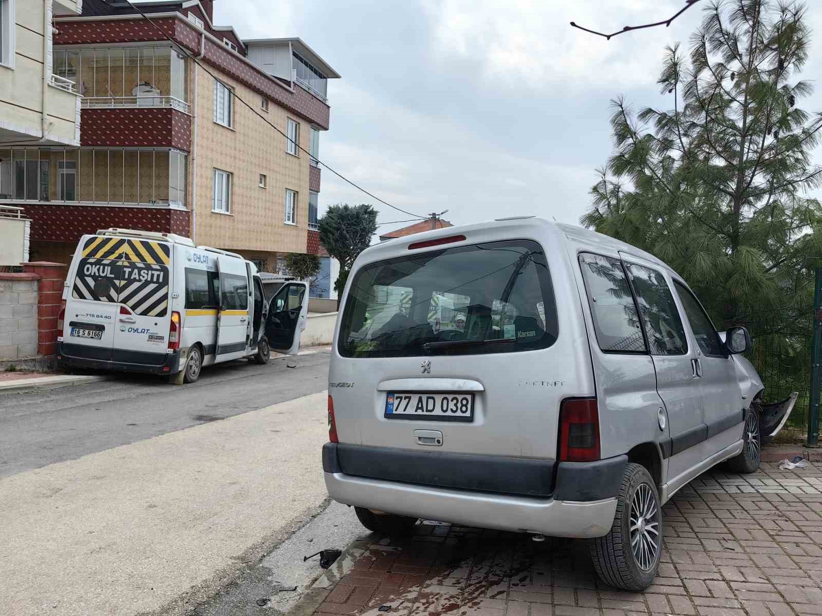 Öğrenci servisi kaza yaptı: 7 kişi yaralandı