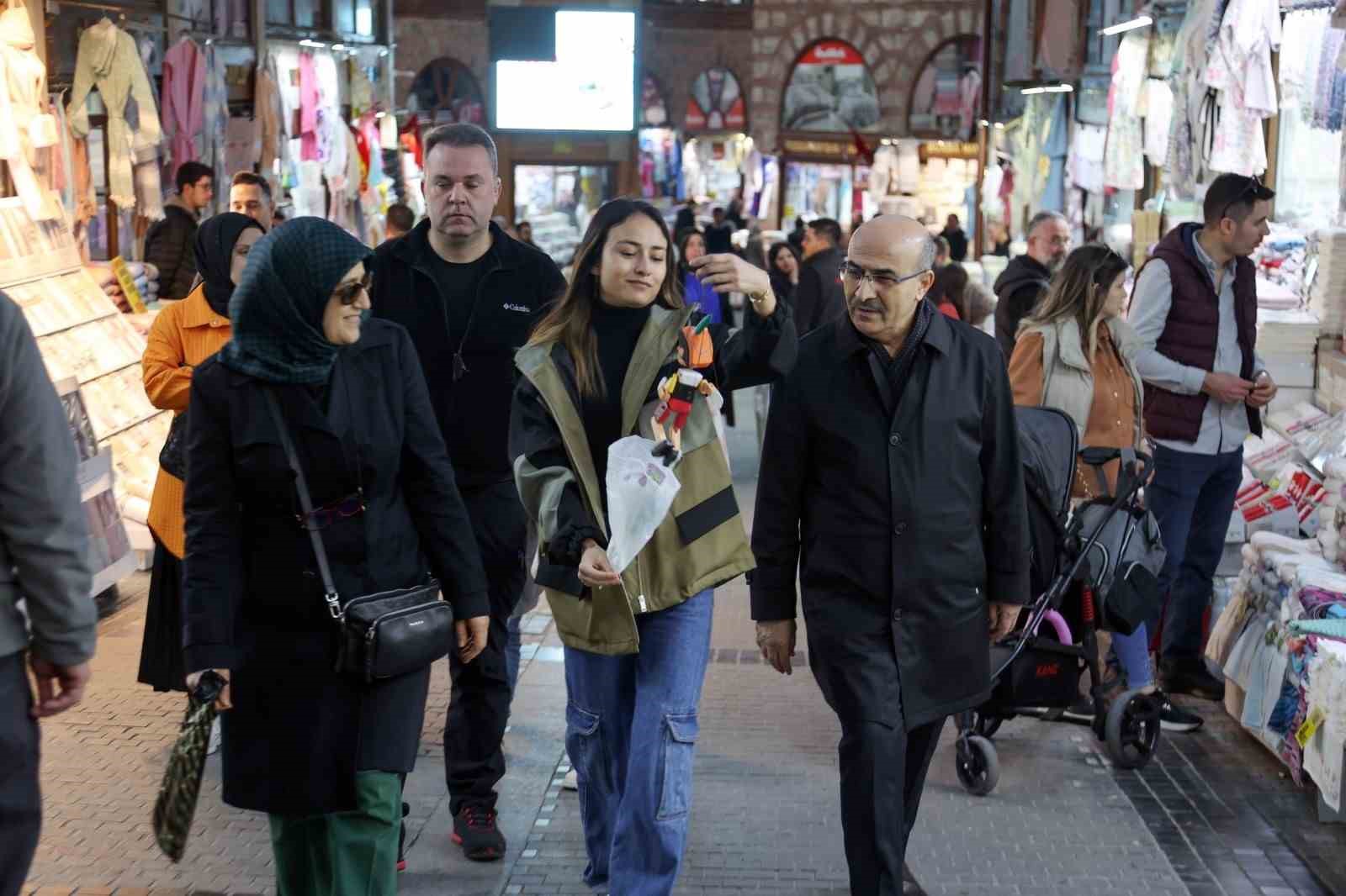 Bursa Valisi Demirtaş ailecek halkın içinde