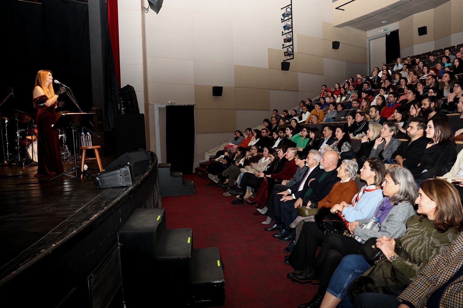 Caz Konserleri’nin açılışını Jülide Özçelik yaptı