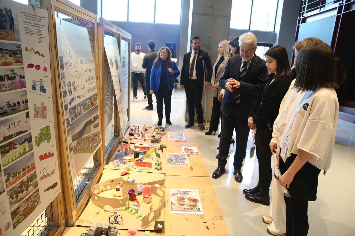 DOST Projesi’ne katılan çocuklar tasarımlarını tanıttı