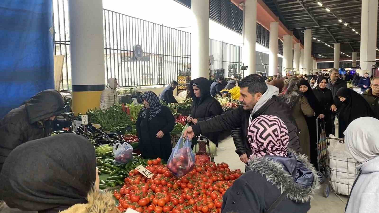 Modern Kapalı Pazar Yerine Kavuşan Arabayatağı’nda konforlu ve mutlu alışveriş başladı