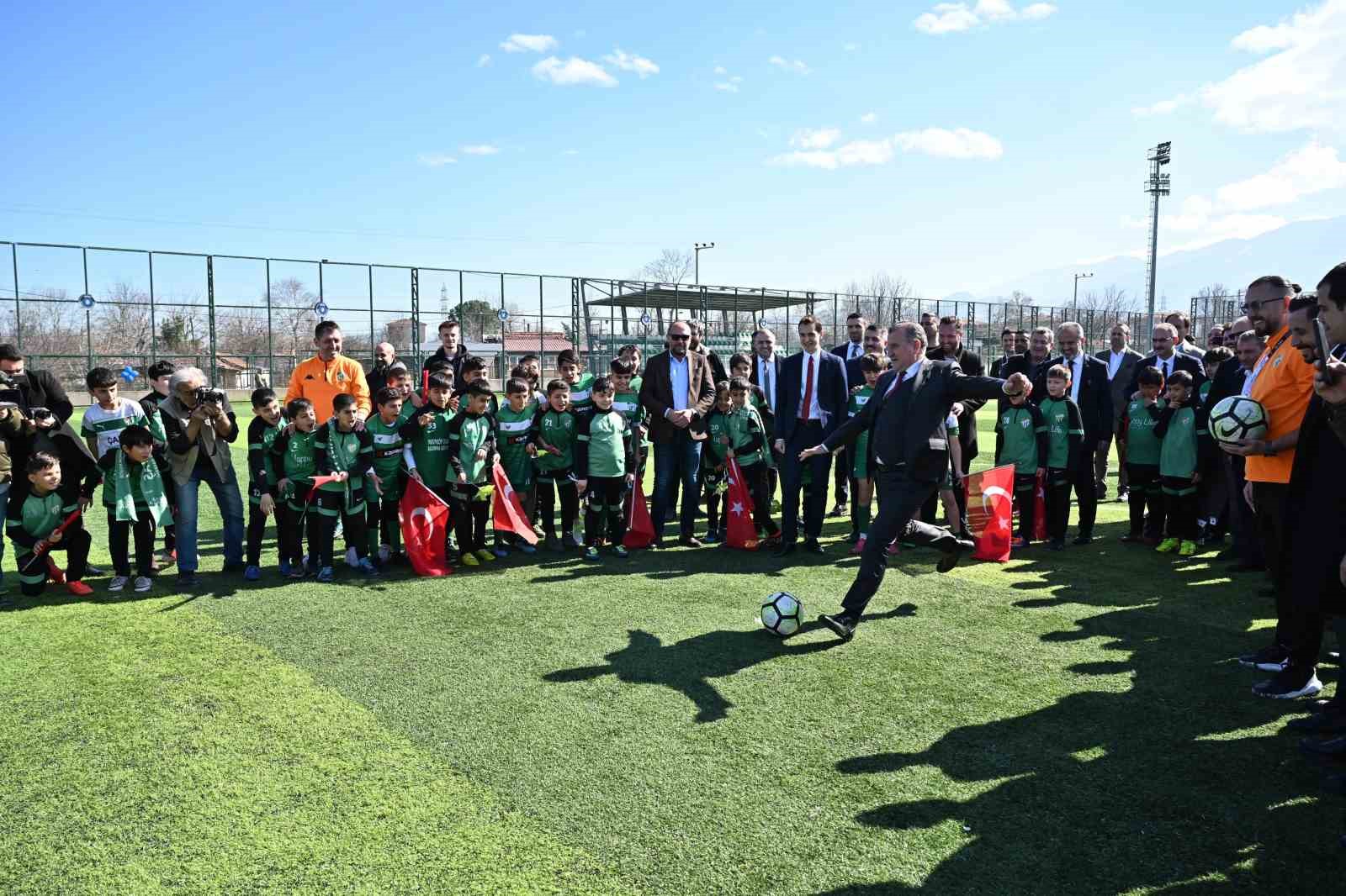 Sporun yeni adresi ’Vakıf Bera’, Bakan Bak’ın katıldığı törenle açıldı