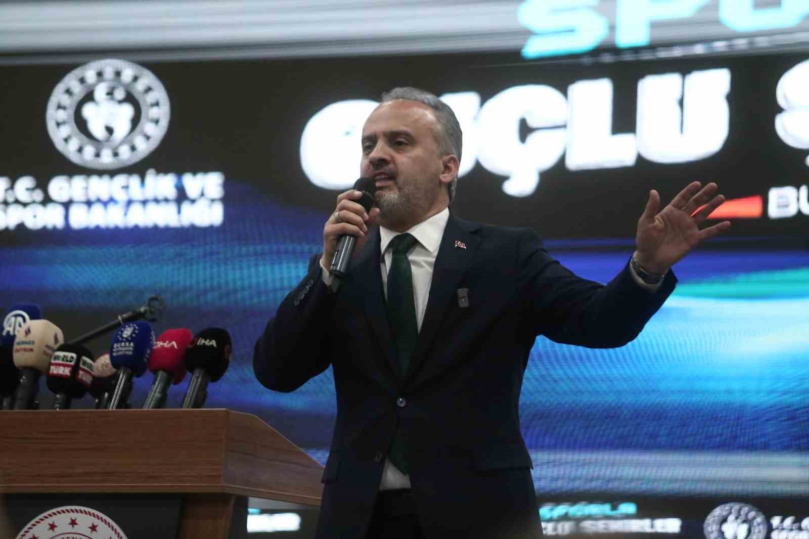 Bakan Bak: “En önemli görevimiz ailelerle beraber bağımlılıkla mücadeledir”