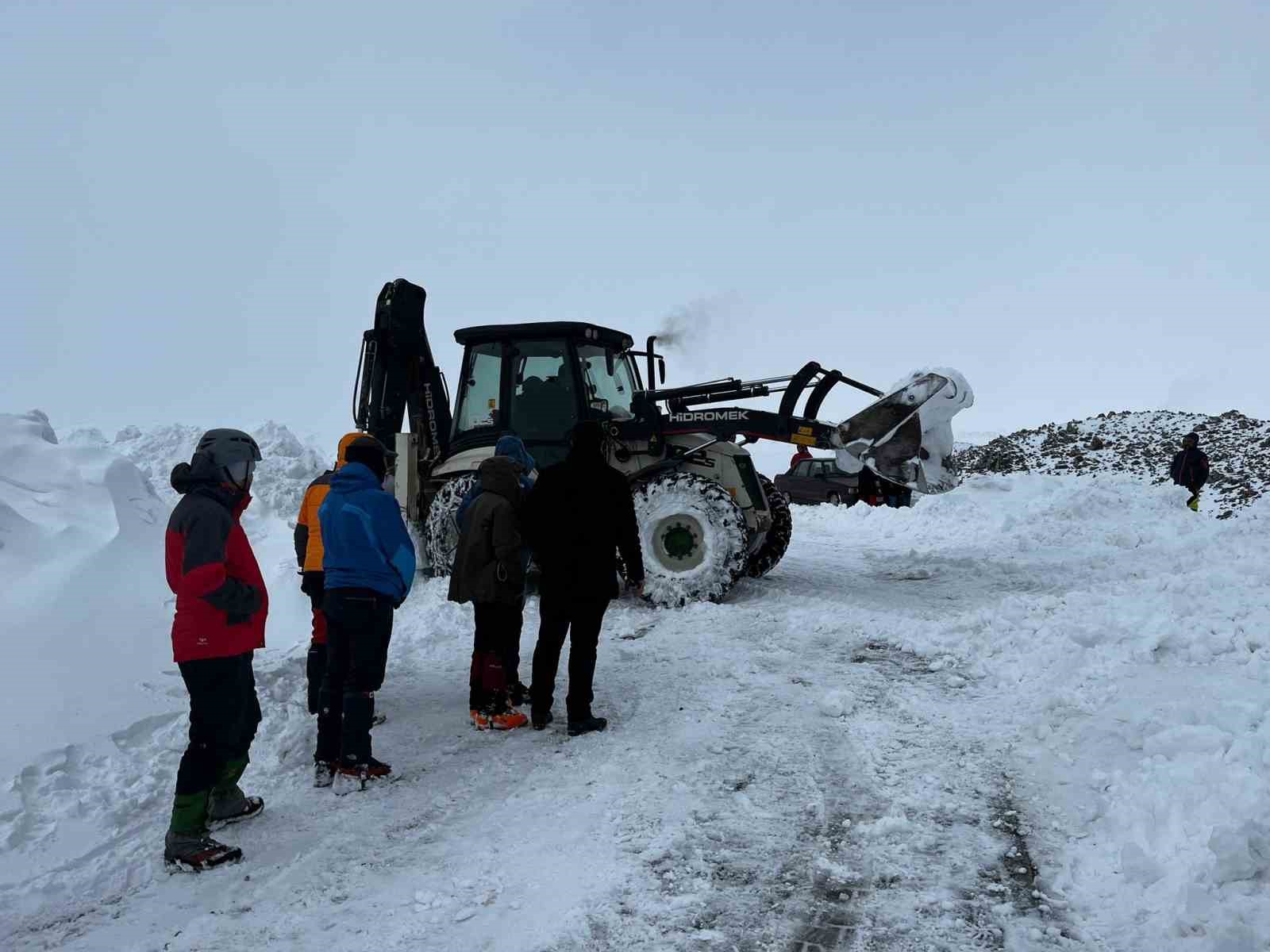 (Özel) Tüm ekip geri döndü sadece ikisi zirveye ulaştı