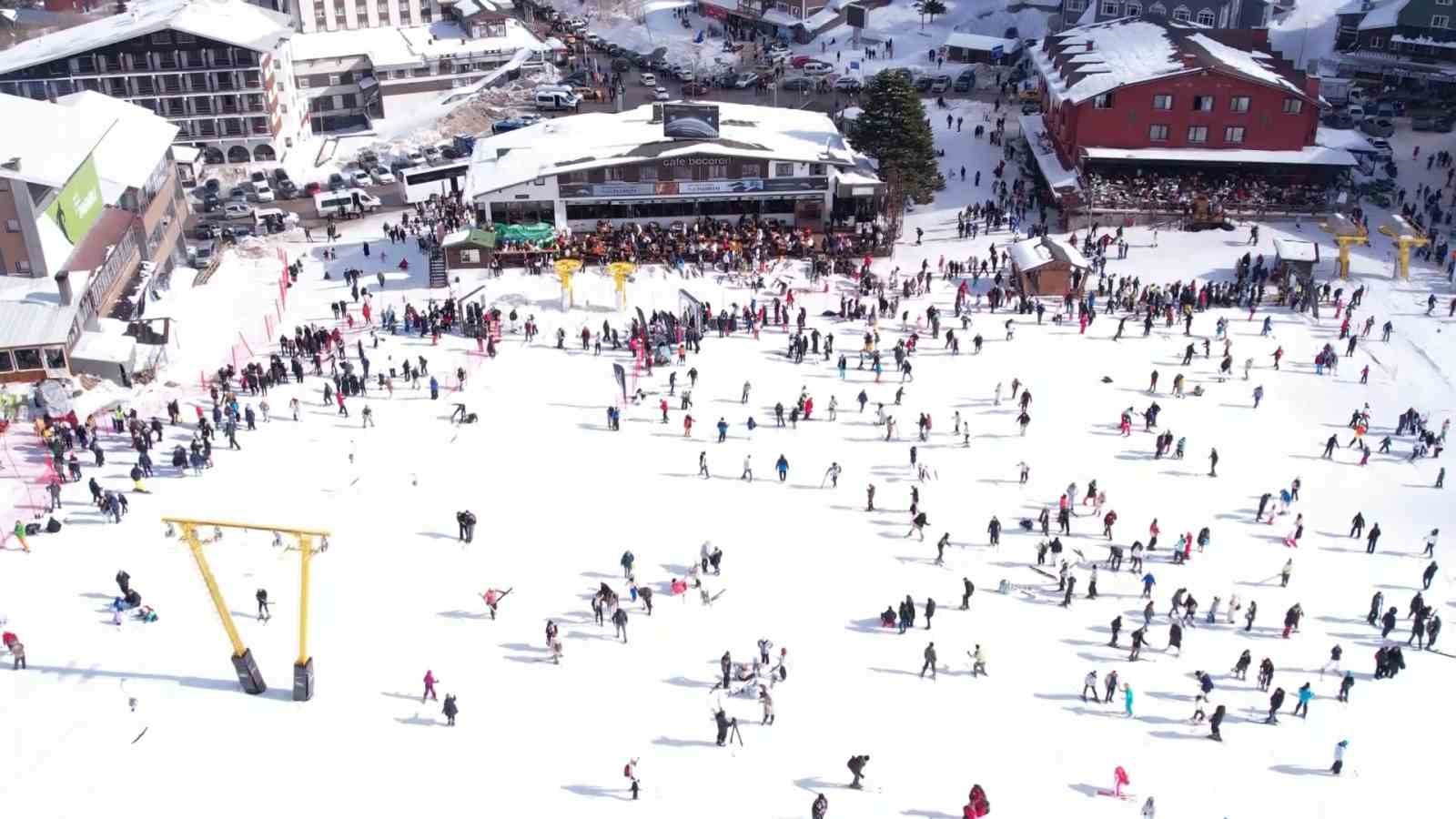 Yarıyıl tatilinin son gününde teleferikte kuyruk oluştu