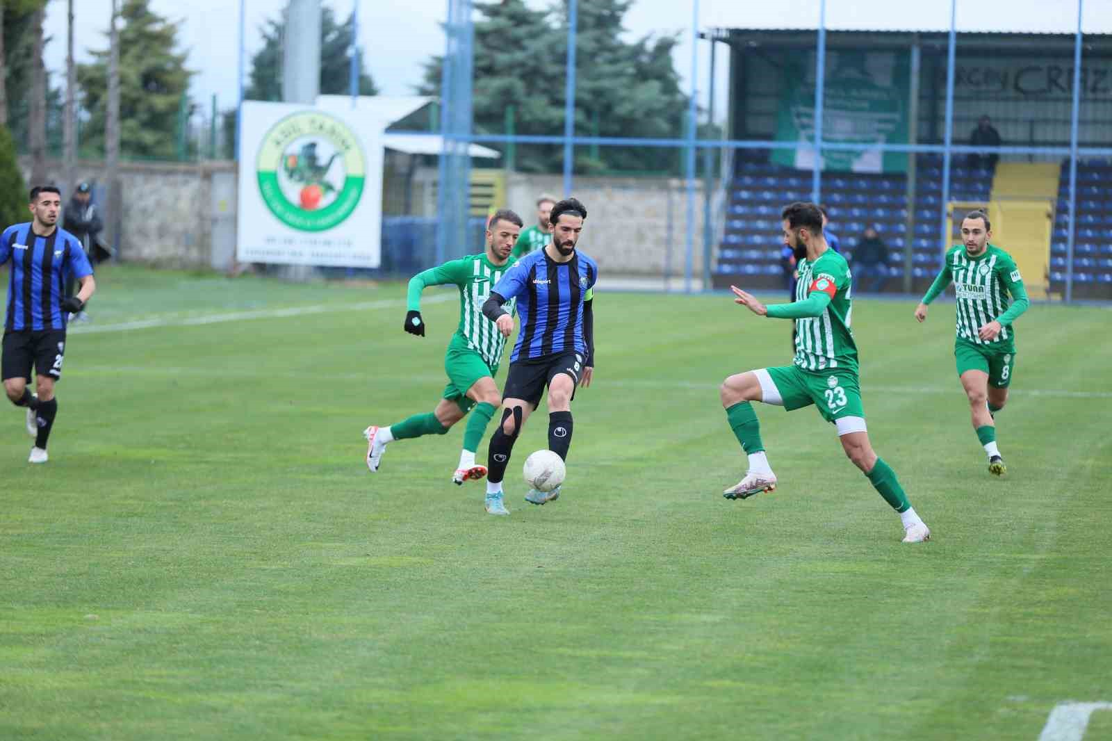 TFF 2. Lig: Karacabey Belediyespor: 0 - Kırklarelispor: 0