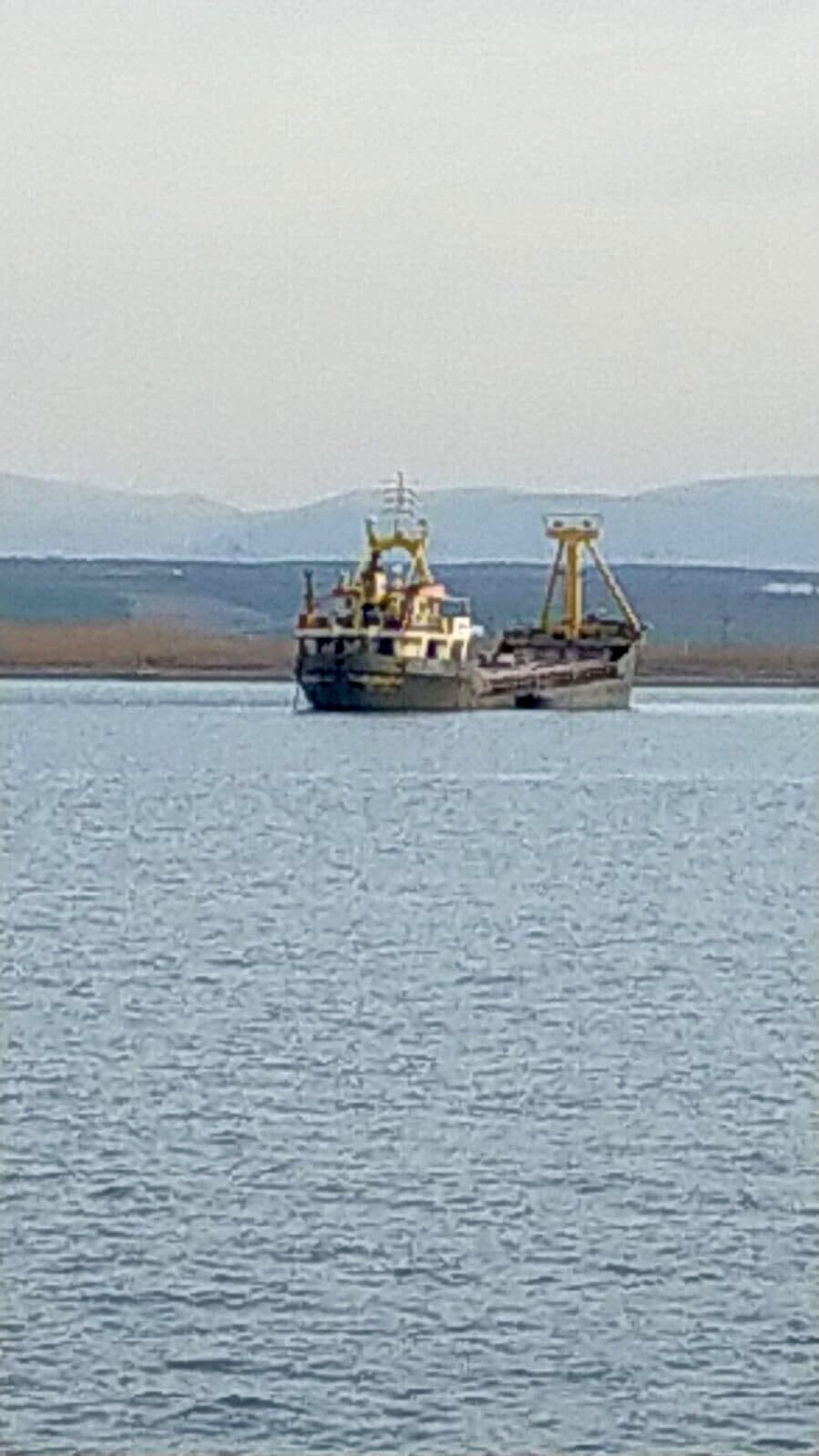 Kargo gemisi İmralı Adası açıklarında battı