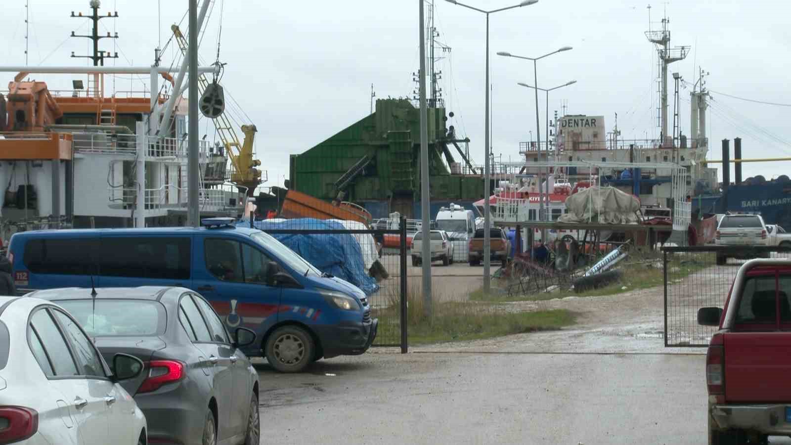 Batan gemide ulaşılan cansız beden, kimlik tespiti için Adli Tıp Kurumu’na götürüldü