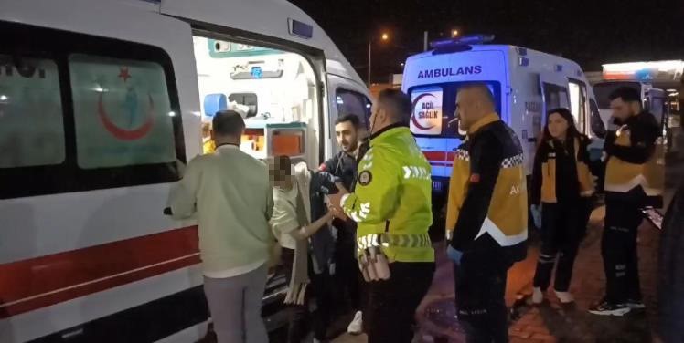 Bursa’da tur otobüsü aydınlatma direğine çarptı: 10 yaralı