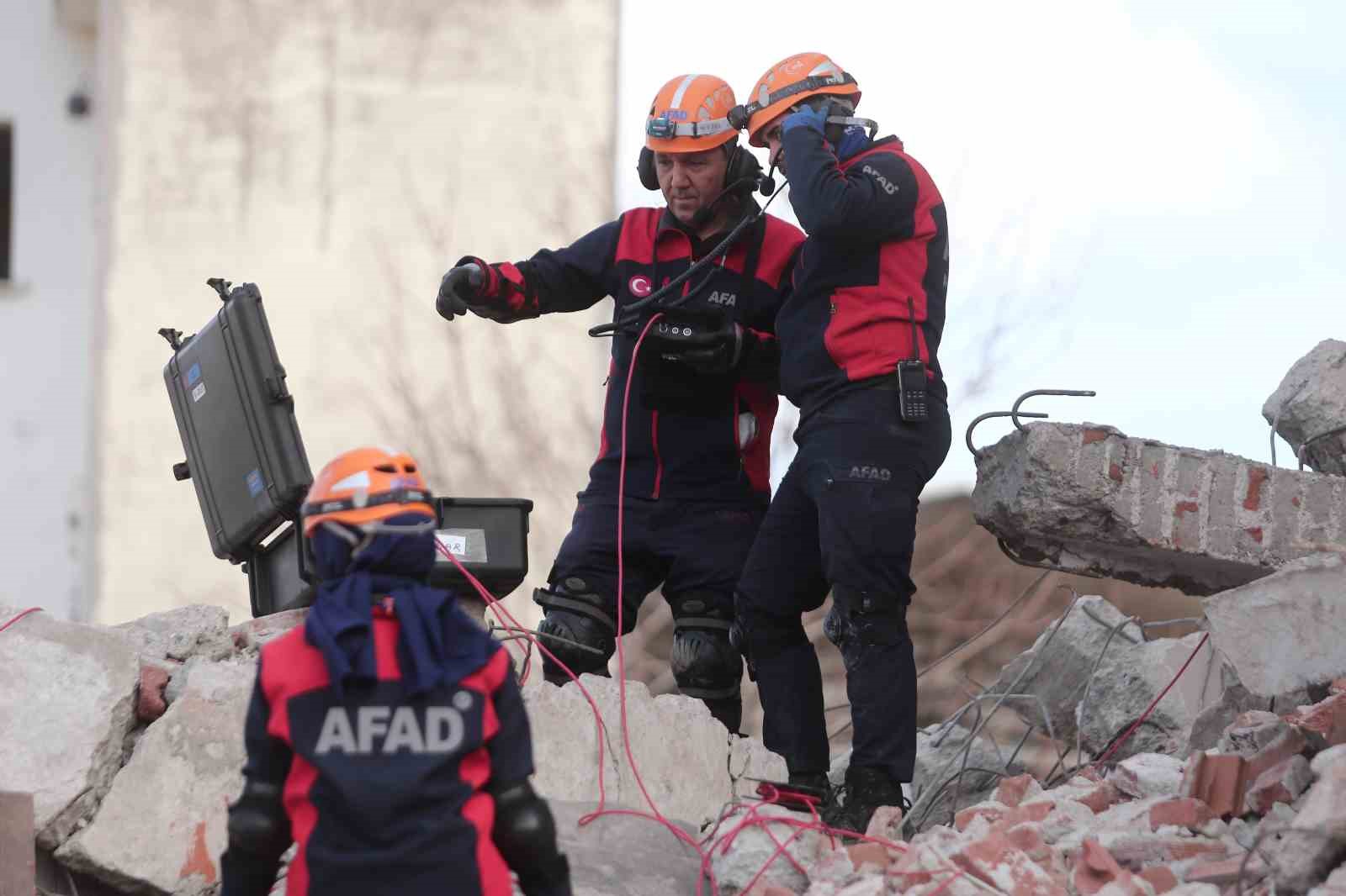 (Özel) Bursa’da nefes kesen deprem tatbikatı...