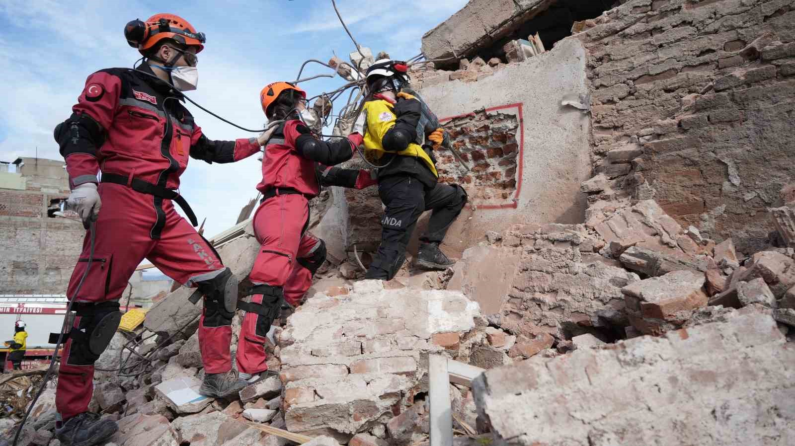 (Özel) Bursa’da nefes kesen deprem tatbikatı...