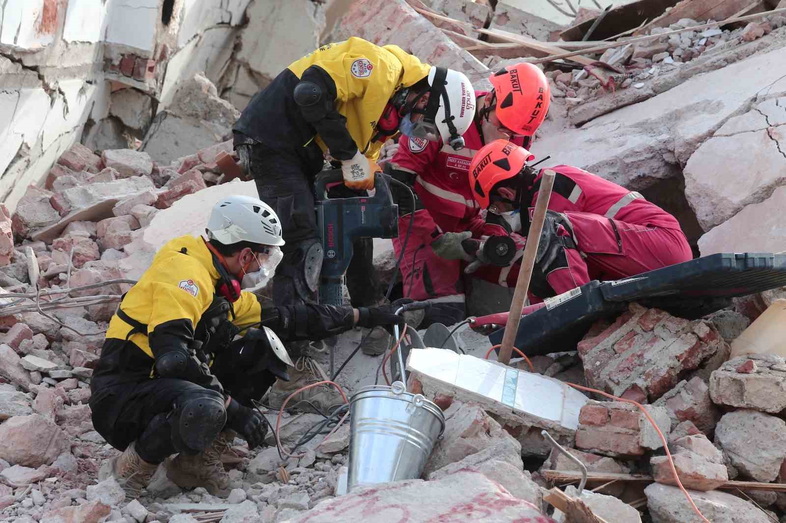 (Özel) Bursa’da nefes kesen deprem tatbikatı...