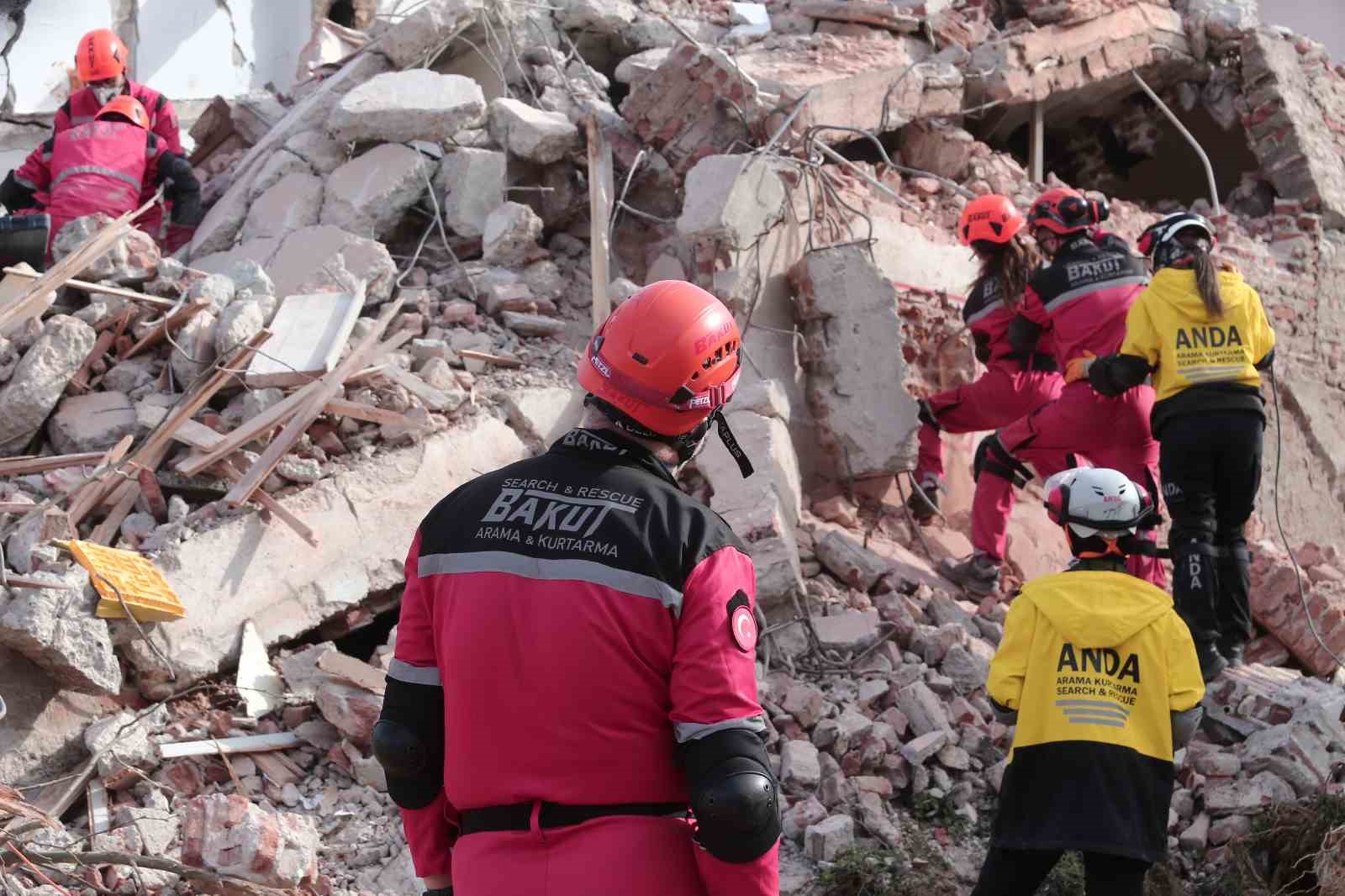 (Özel) Bursa’da nefes kesen deprem tatbikatı...