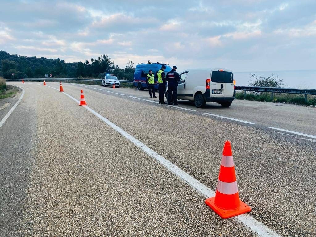 Bursa’da jandarmadan huzur operasyonu...75 gözaltı