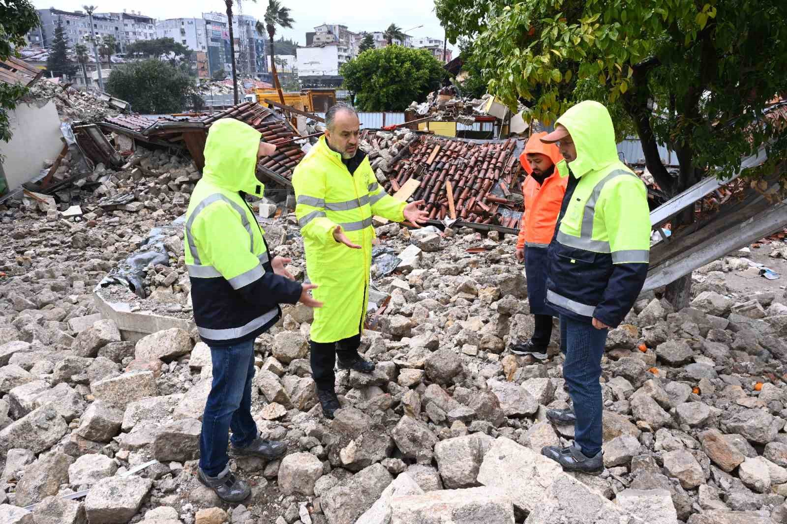 Antakya Ulu Cami’de enkaz kaldırıldı