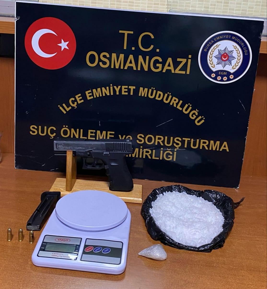 Bursa polisinden uyuşturucu tacirlerine gözaltı