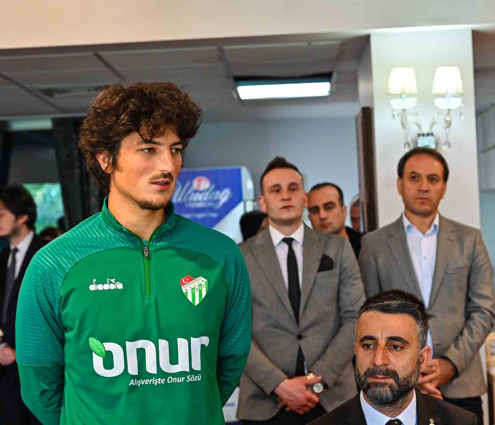 Bursa Belediye Başkanı Alinur Aktaş, Bursaspor’u ziyaret etti