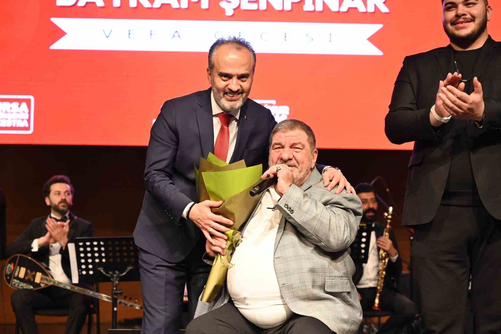 Roman orkestrası çaldı, Başkan Aktaş söyledi