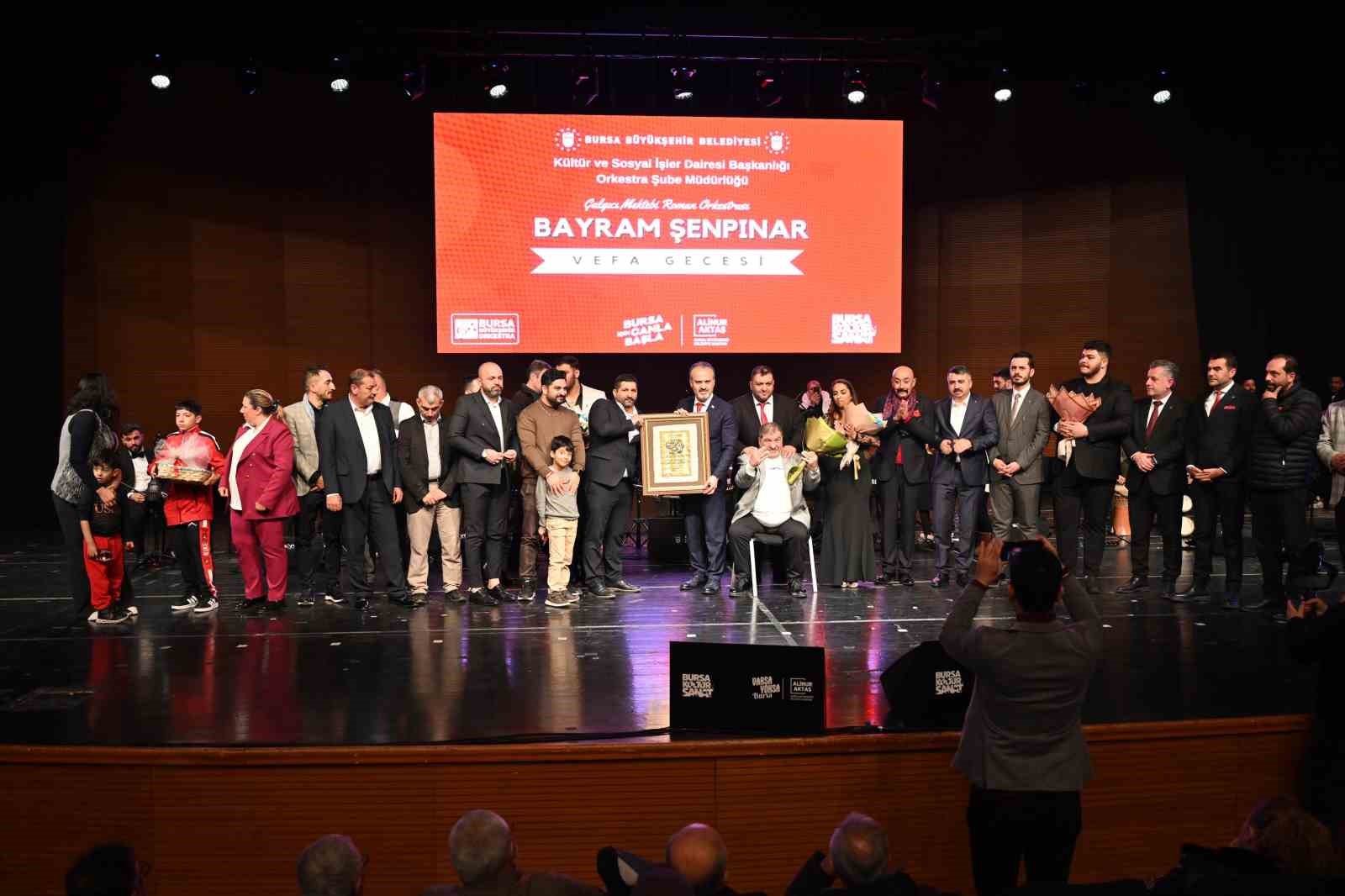 Roman orkestrası çaldı, Başkan Aktaş söyledi