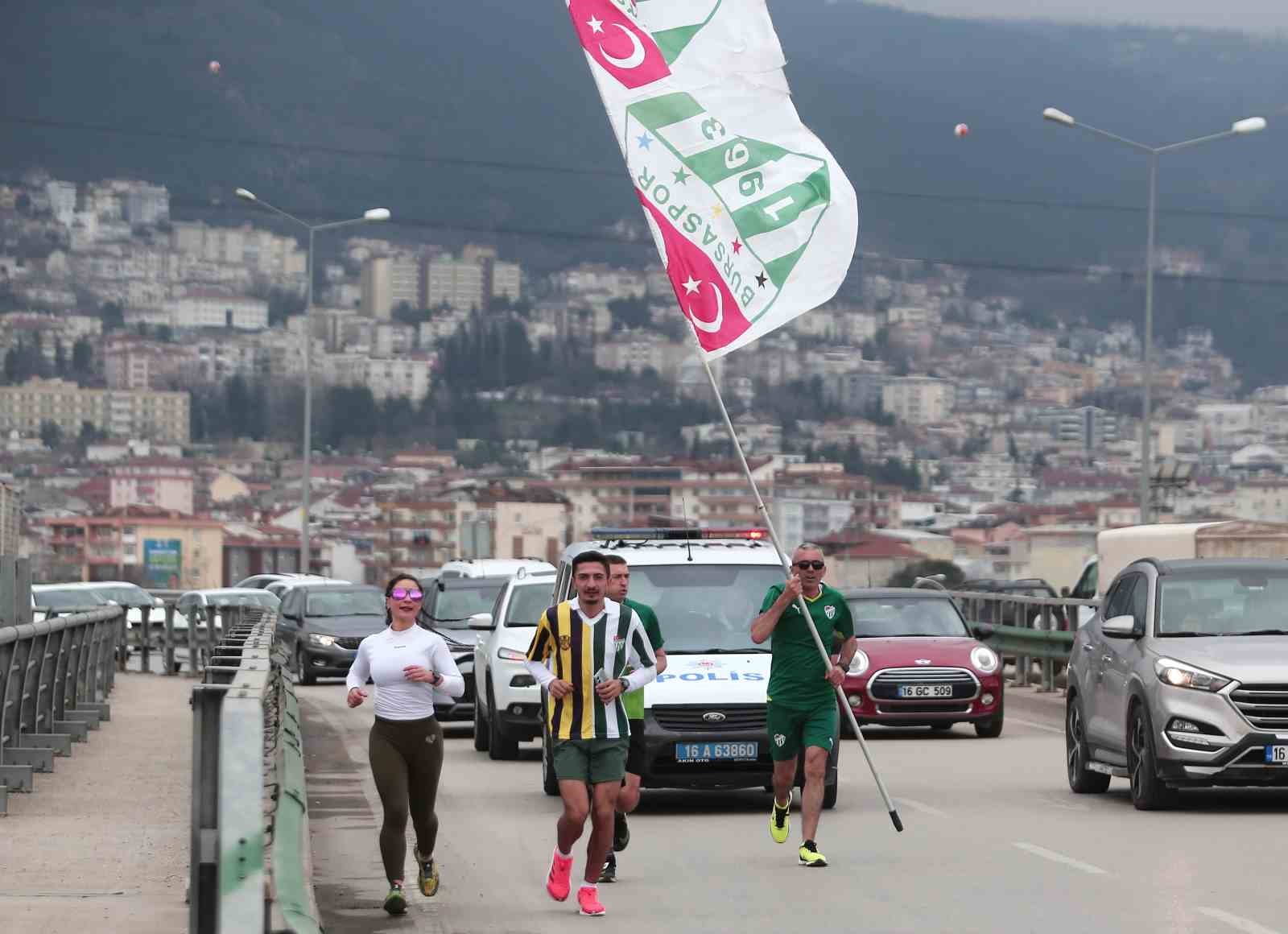 Sevgililer Günü’nde Bursaspor’a koştular