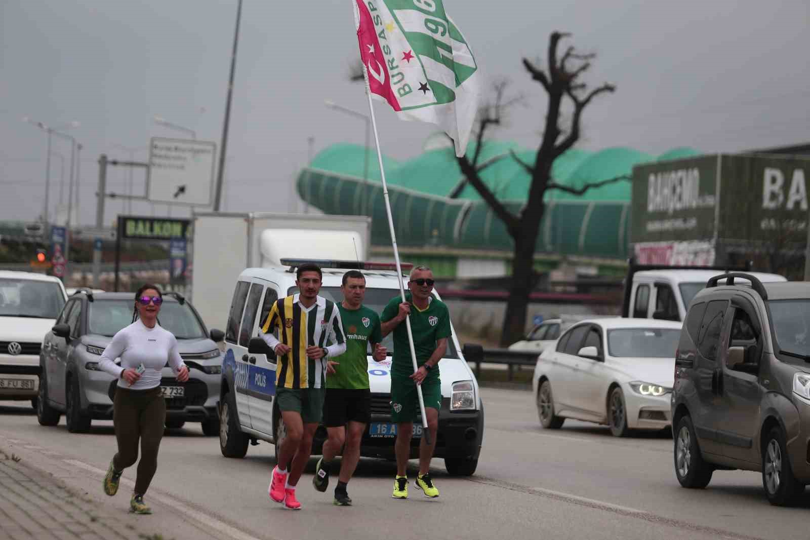 Sevgililer Günü’nde Bursaspor’a koştular