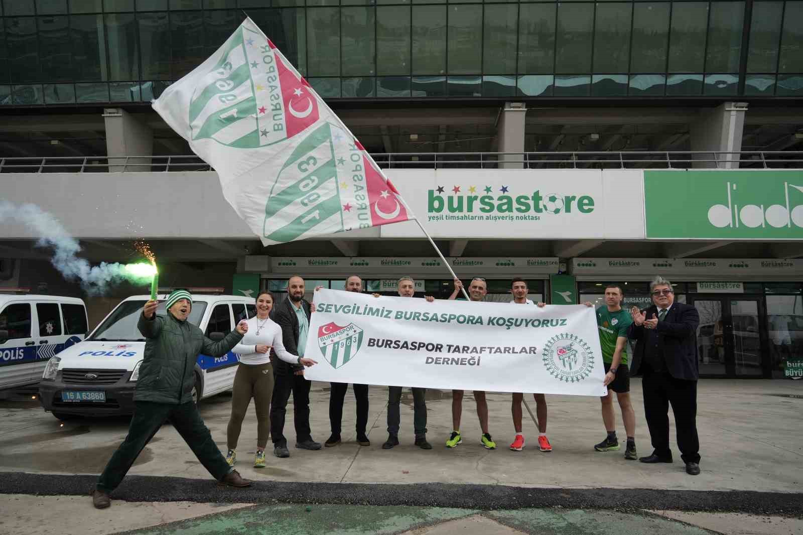 Sevgililer Günü’nde Bursaspor’a koştular