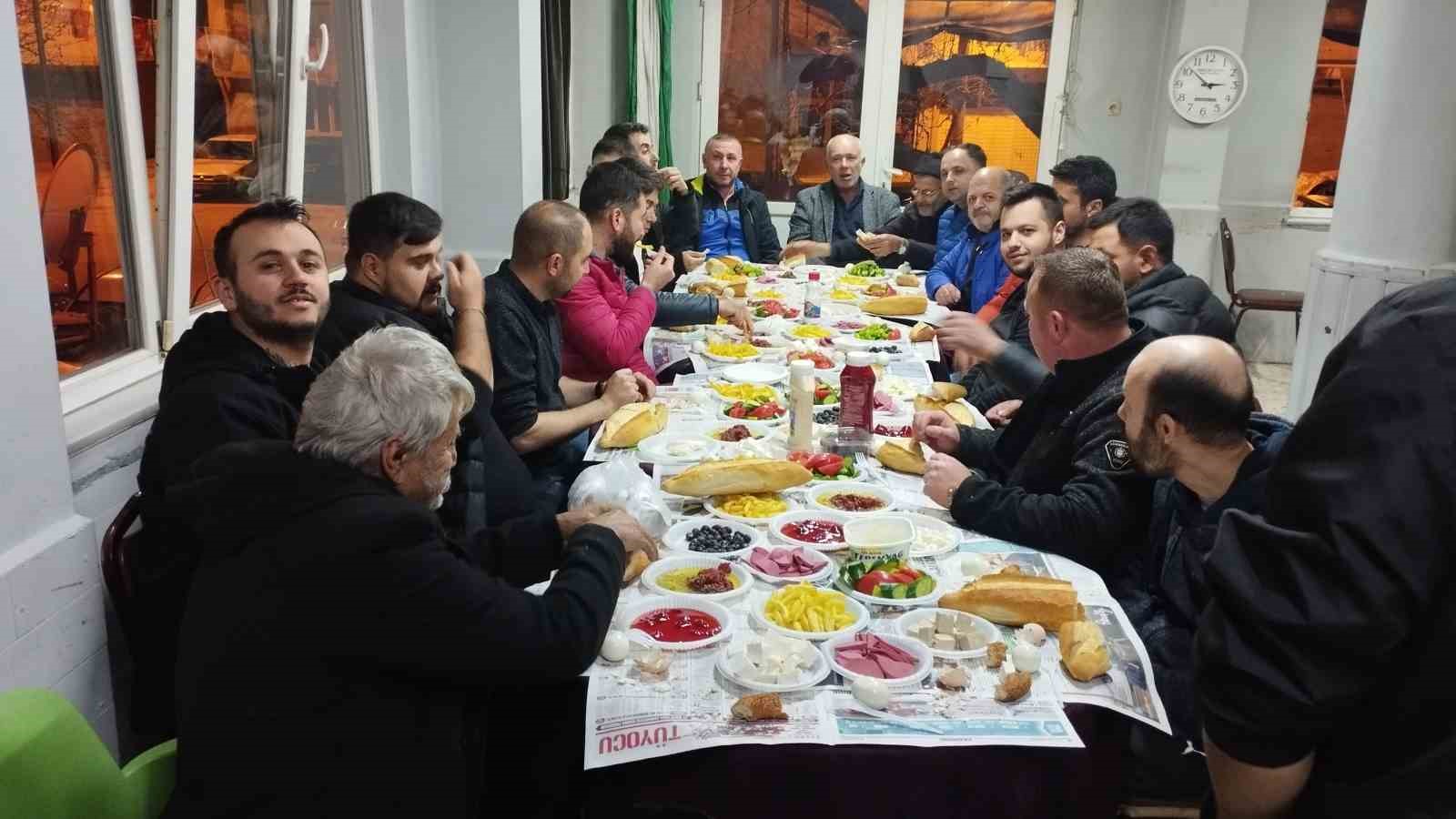 Köy gençlerinden eğlenceli sahur