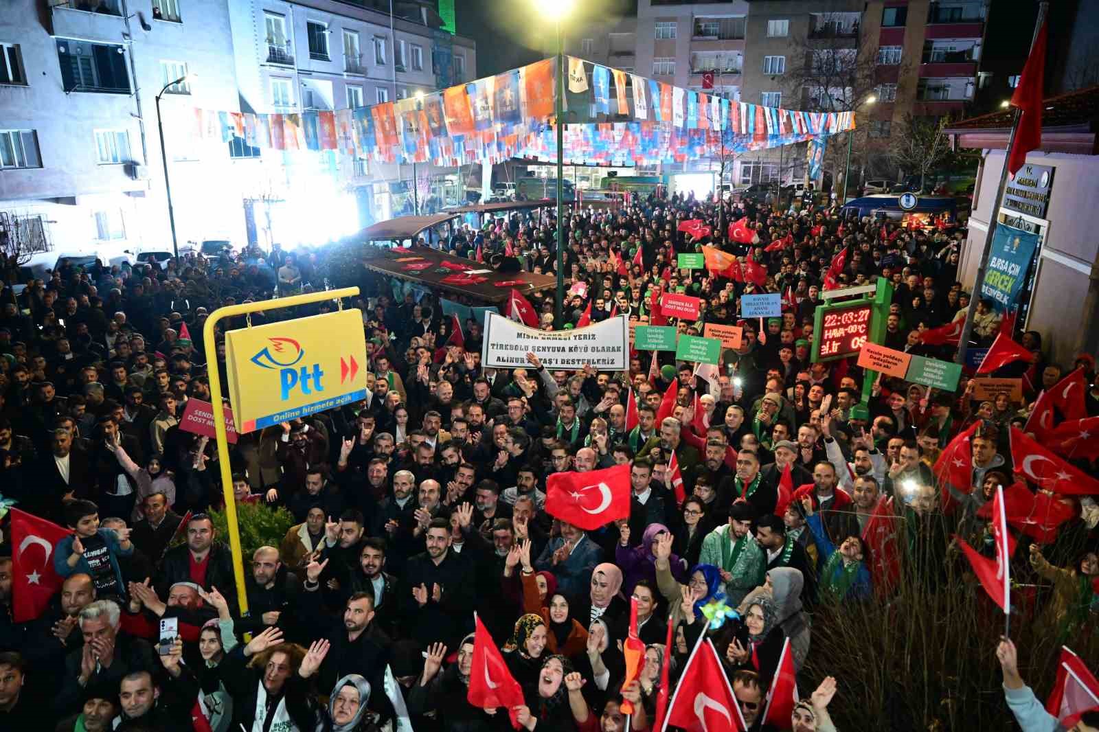 Başkan Aktaş, meşale ve havai fişeklerle karşılandı