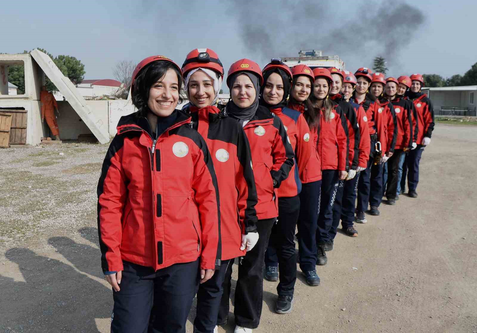 (Özel) Bu kadınlar çok farklı...Hem belediyede çalışıyor hem hayat kurtarıyorlar