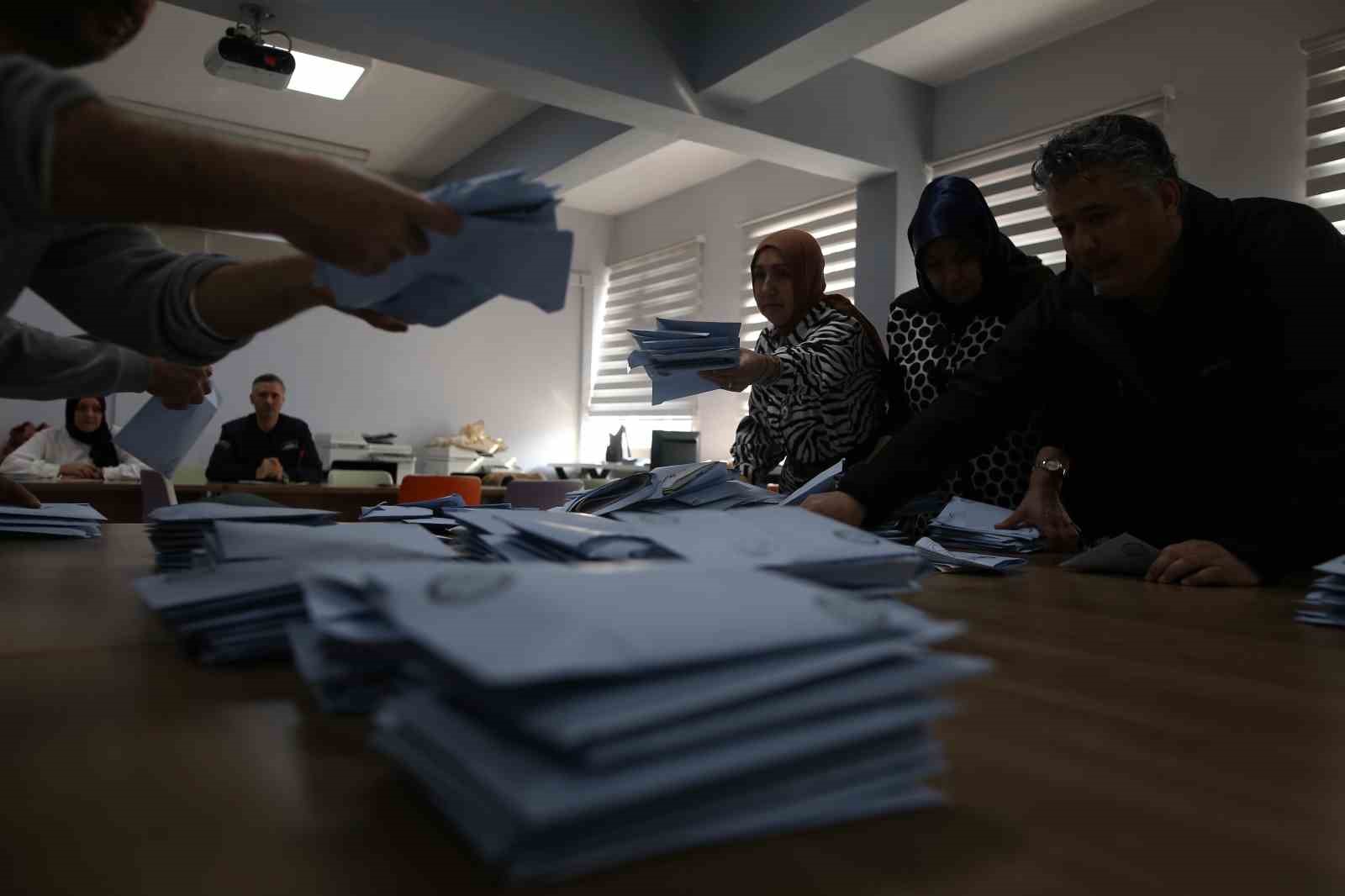 Bursa’da oy sayımına başlandı