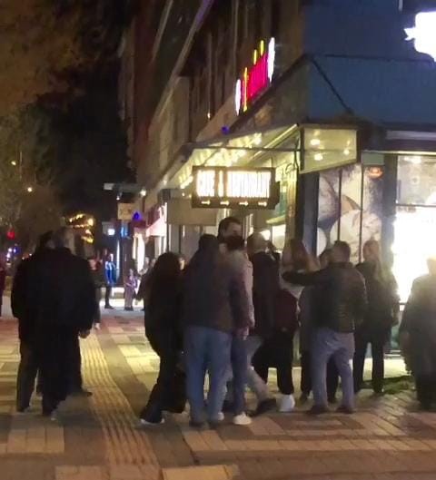 Bursa’da genç kızların kavgası kamerada