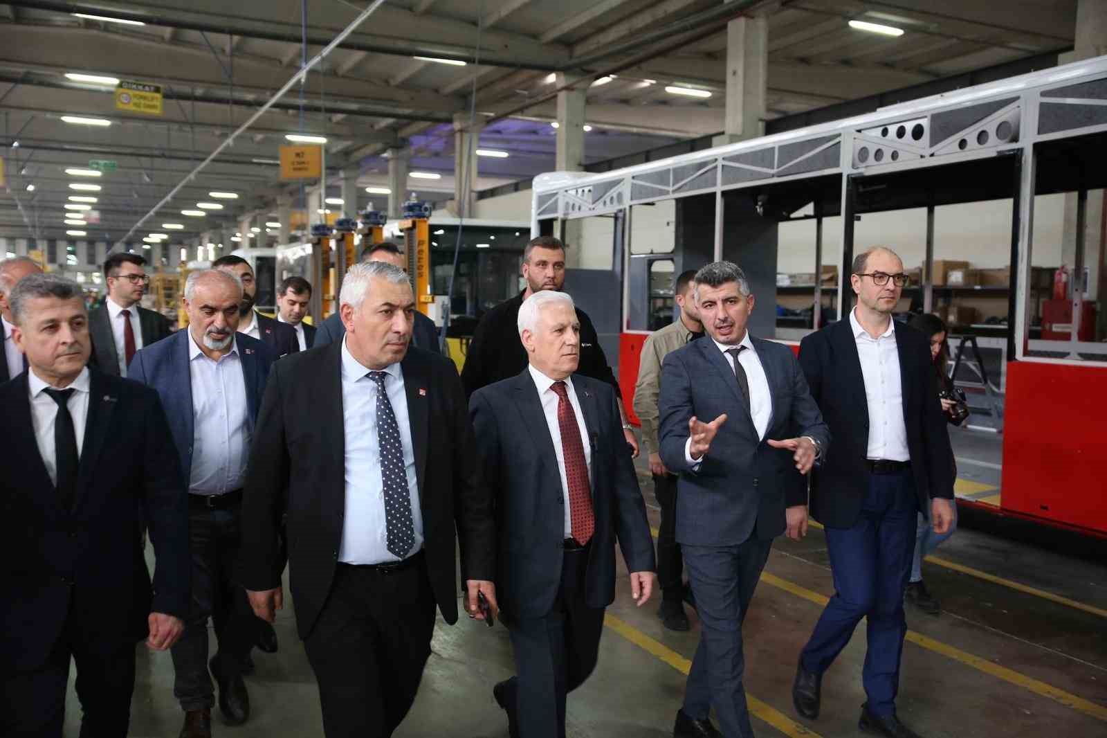 Bozbey: “Bursa’yı tanıştıracağımız metrobüs için ön siparişi verdik”