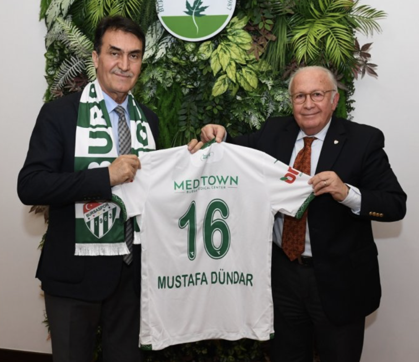 Bursaspor Kulübü, Mustafa Dündar’ı ziyaret etti